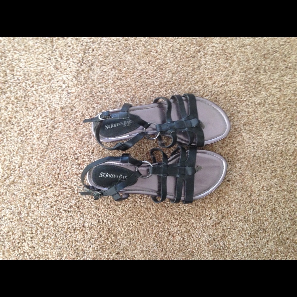 Women's flat sandals